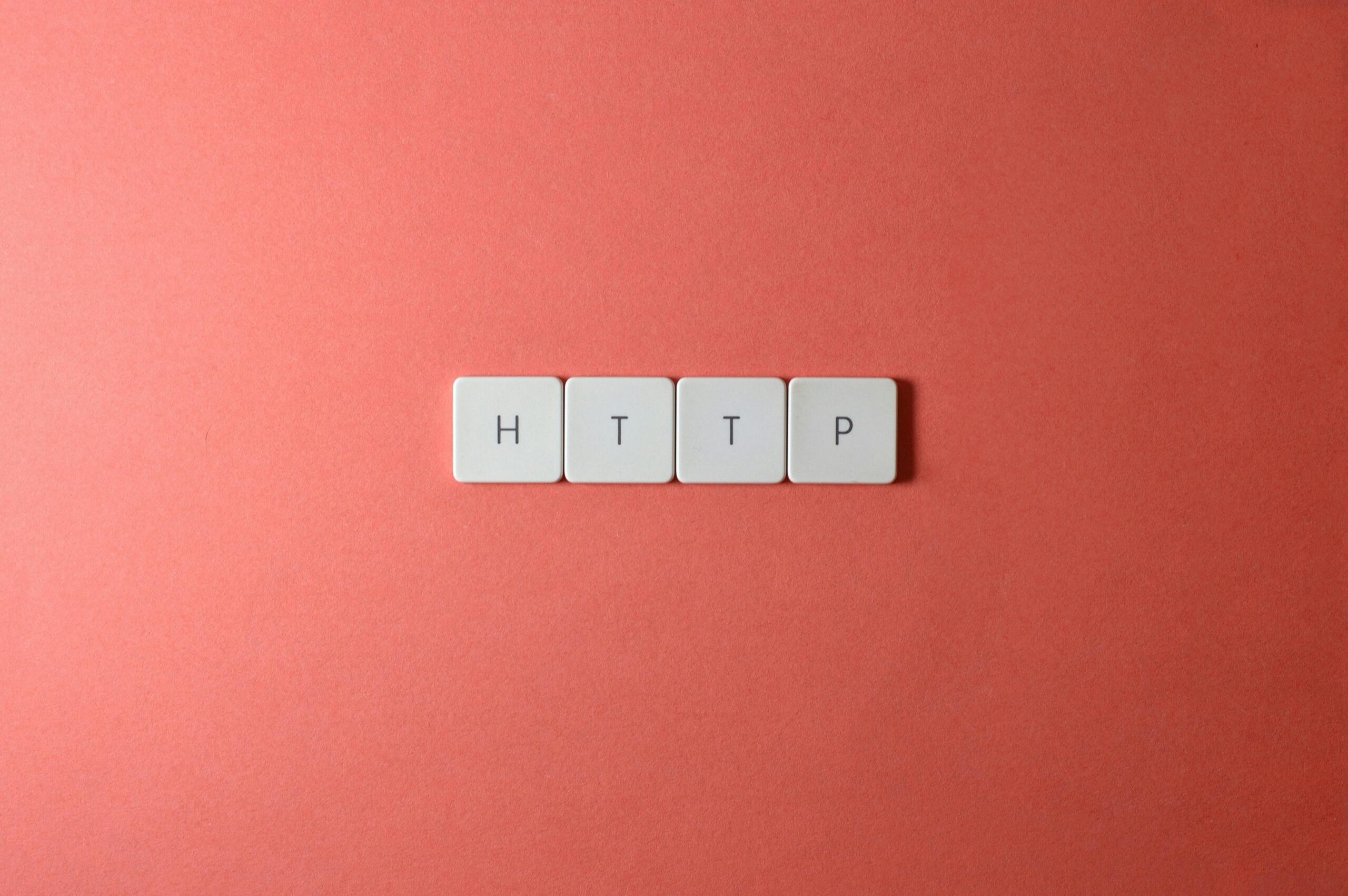 Tabela: Tabela: Redirecionamentos HTTP (301, 302, 307, 308) — Permanência, transferência de autoridade SEO, quando usar cada tipo, impacto em rankin