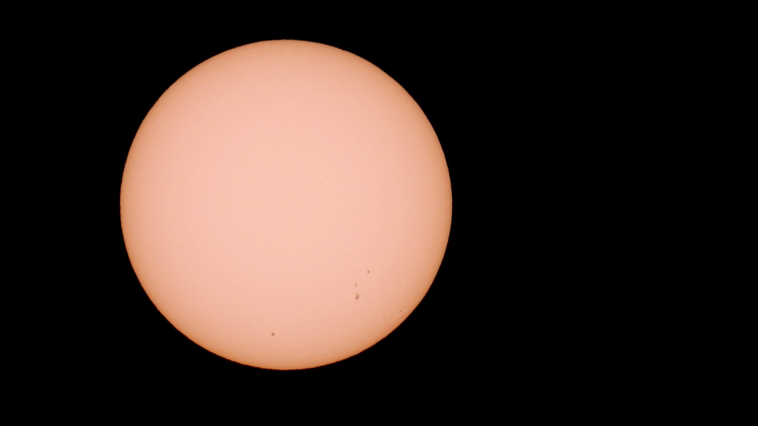Diagrama: A fusão nuclear busca reproduzir na Terra o processo que ocorre no interior do Sol, unindo núcleos atômicos e liberando grande quantidade de